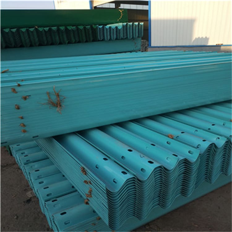 最常見的幾種波形護(hù)欄板的規(guī)格
                  