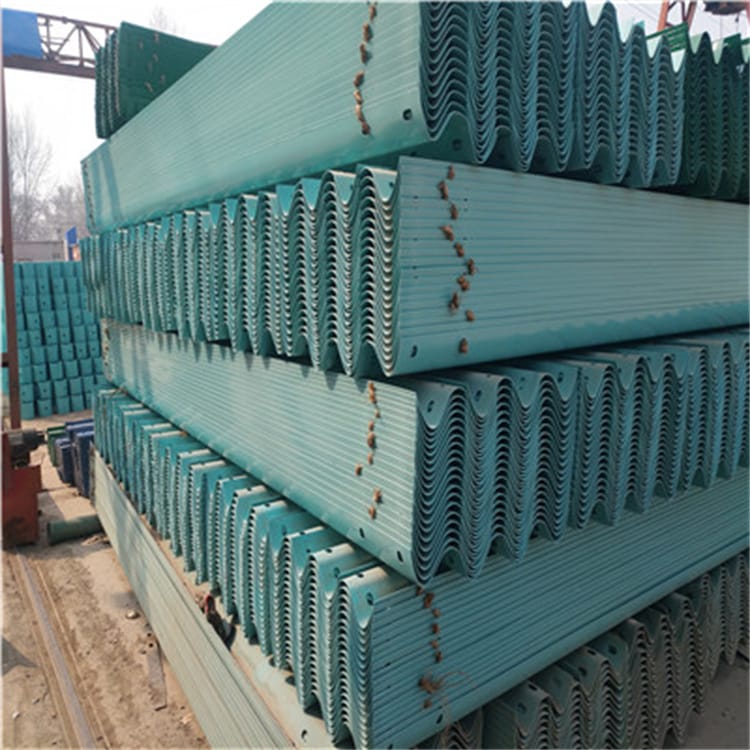 怎么處理護欄板生銹的問題？
                  