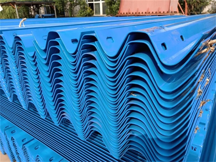 分析鍍鋅護(hù)欄板的鍍鋅厚度影響使用 分析鍍鋅護(hù)欄板的鍍鋅厚度影響使用