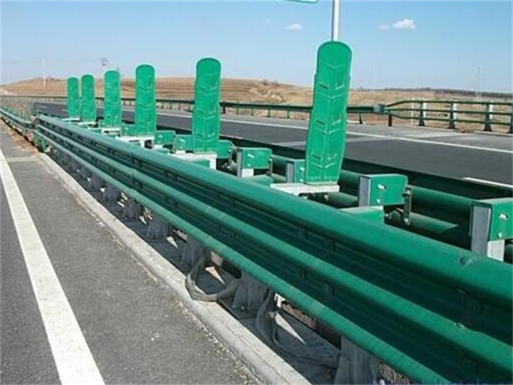 波形護(hù)欄板都有什么種類？                  